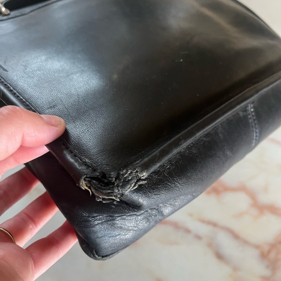 Project Bag: Coach Vintage Willis Black Leather Bag with Nickel hardware - Picture 8 of 13